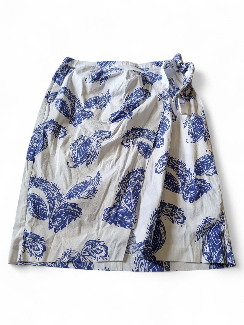 White House Black Market White and Blue Paisley Skirt